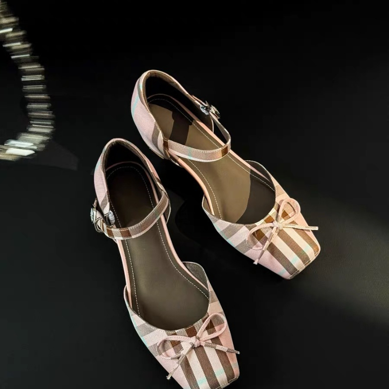 Flache Schuhe mit eckiger Spit – Mary Jane Shoes Bewertung und Preis